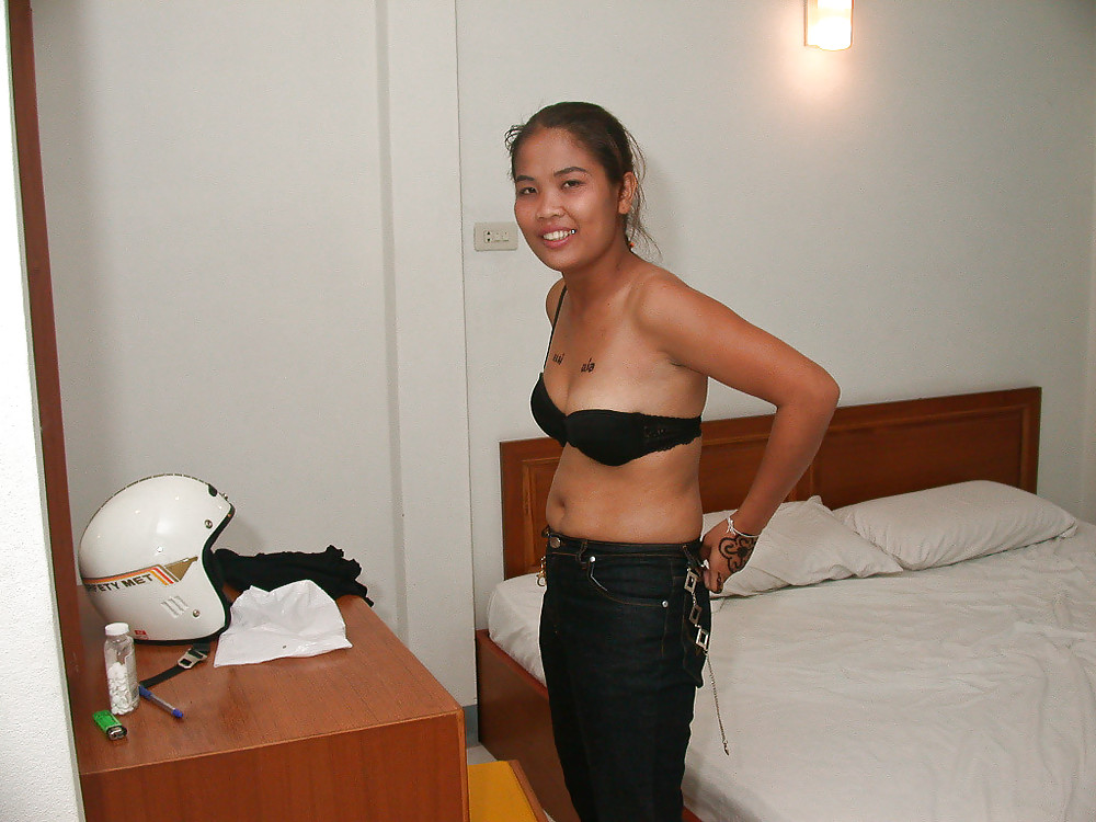 Pequeña zorra de Pattaya en el hotel
 #1791820