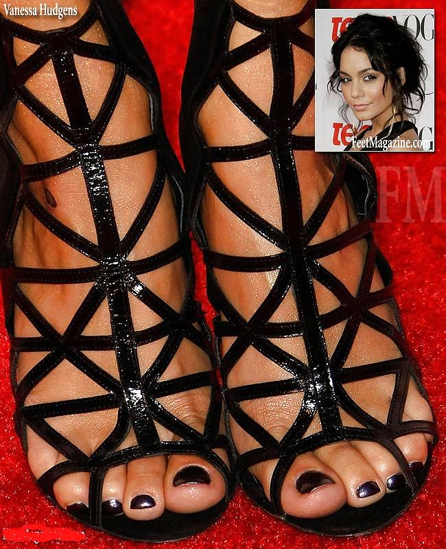Celebrity feet  #902111