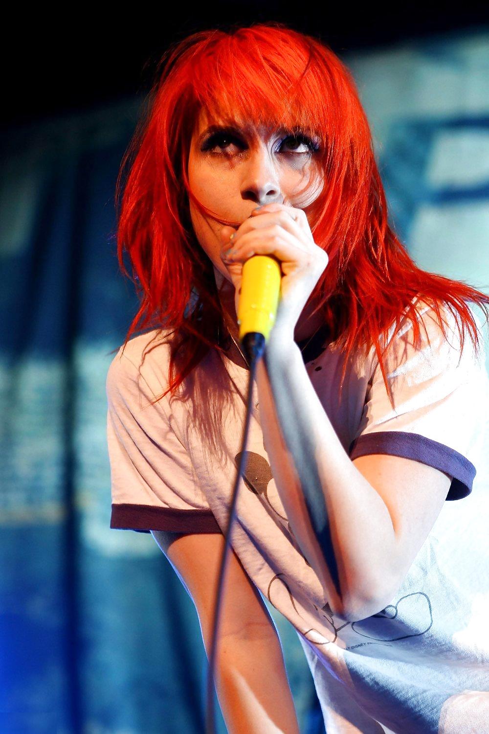 Hayley Williams Seins Nus De Twitter #647036