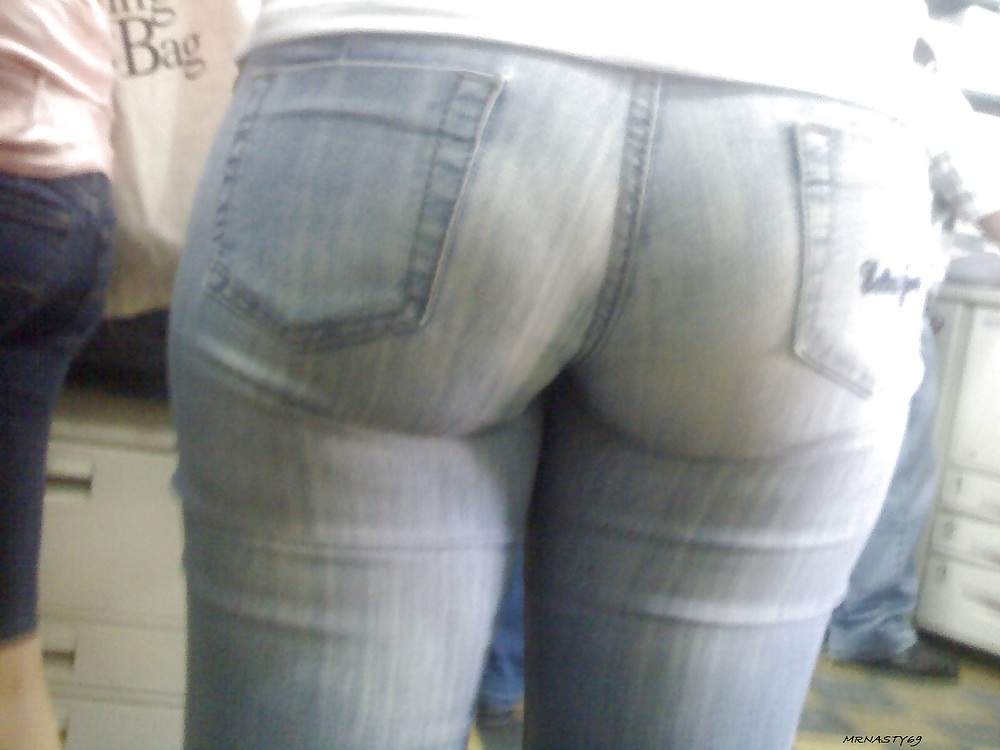 Frau In Engen Jeans # 21 #13578302