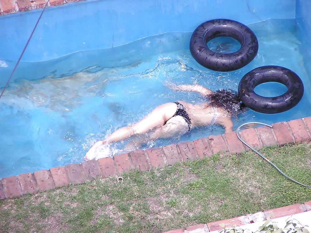 Las vecinitas me calientan tomando sol
 #14039973