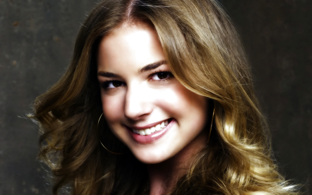 Emily vancamp
 #19334732