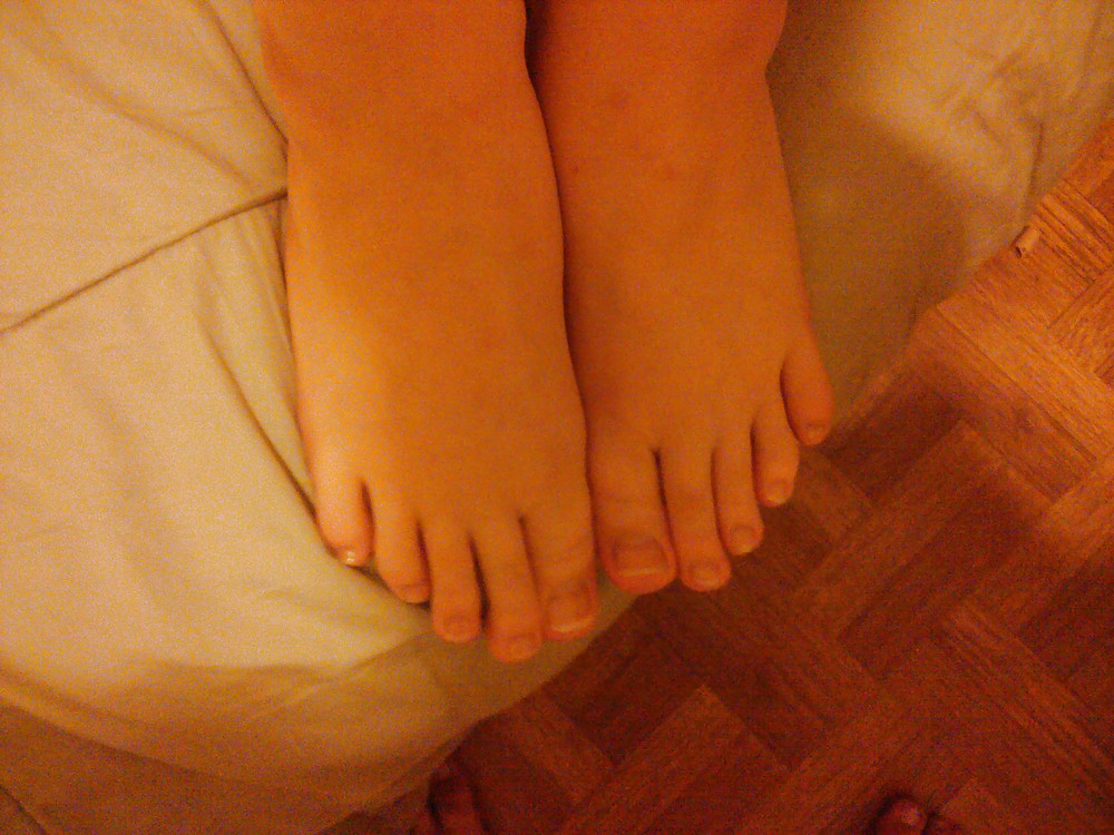 Wifes feet and pussy #4044197