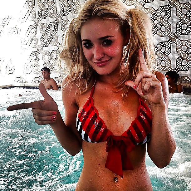 Et Michalka #10123780