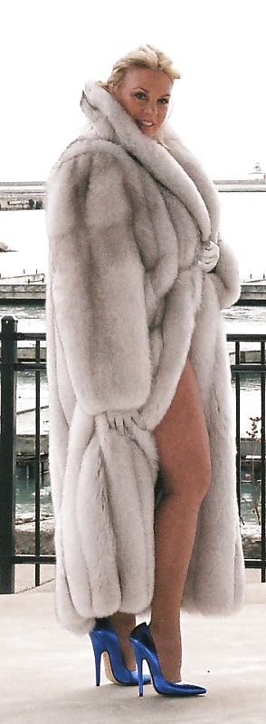 Fur Goddess #7945431