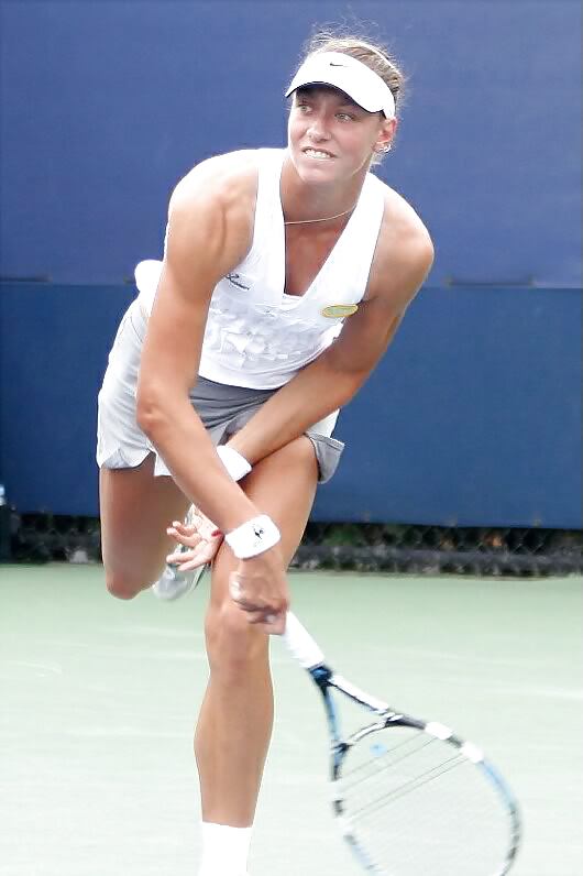 Belgian tennis babe - Yanina Wickmayer