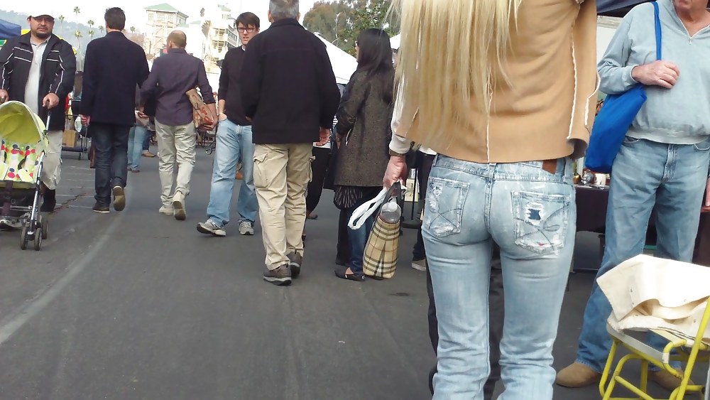 Blonde Teen Ass & Hintern In Engen Blauen Jeans #6486375