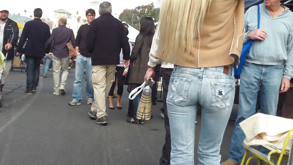 Blonde Teen Ass & Hintern In Engen Blauen Jeans #6486462