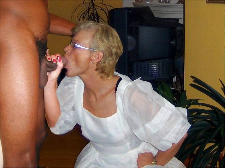 Housewives showing for us #7850360