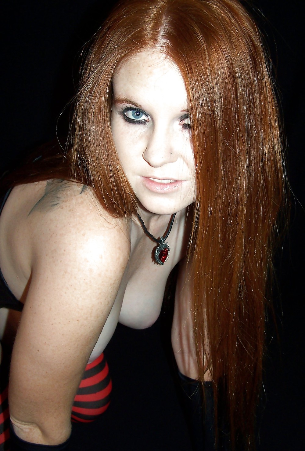 Busty redhead gothic teenager
 #6967376
