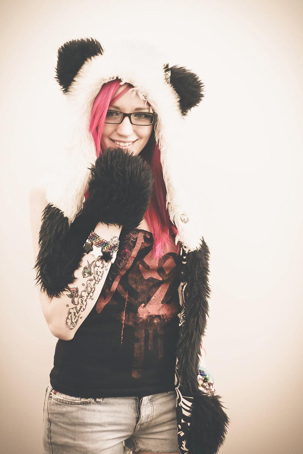 Danielle (king of the nerd)
 #16759573