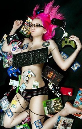 Danielle (king of the nerd)
 #16759704
