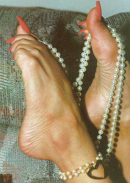 Chicas blancas con uñas largas y uñas de los pies parte 2
 #16560598