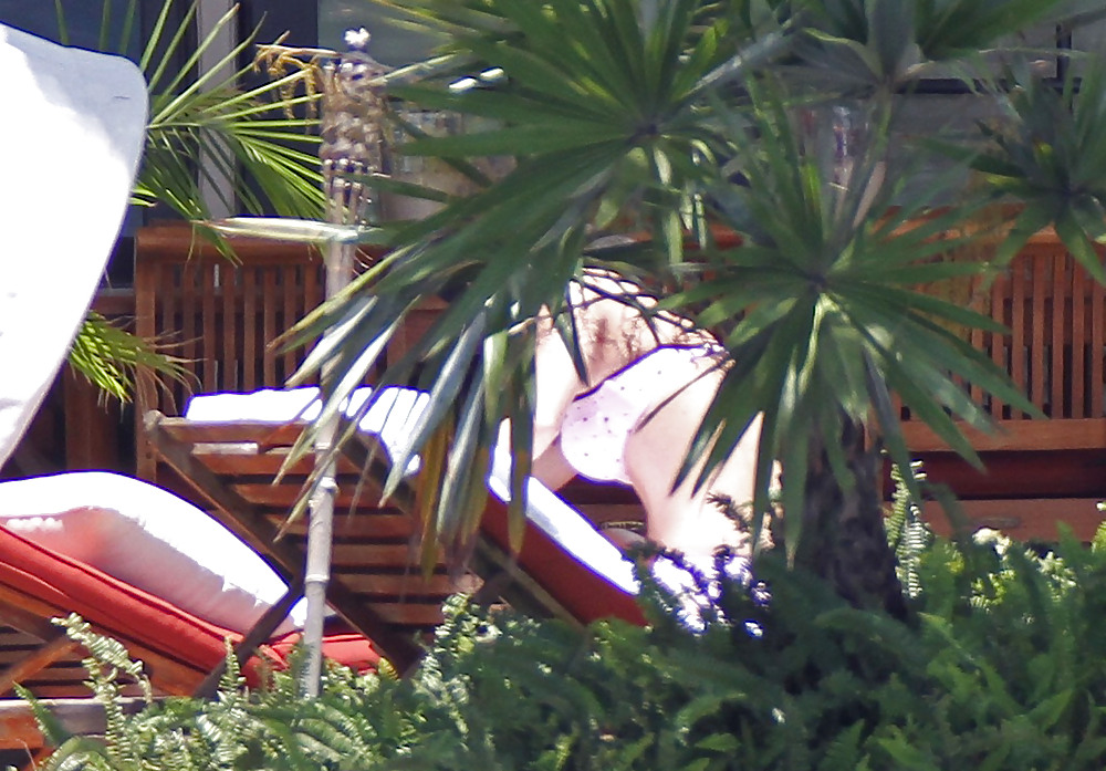 Katy perry al suo hotel a miami
 #4090623