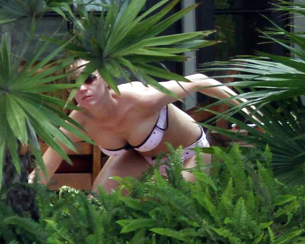 Katy Perry at her Hotel in Miami #4090629