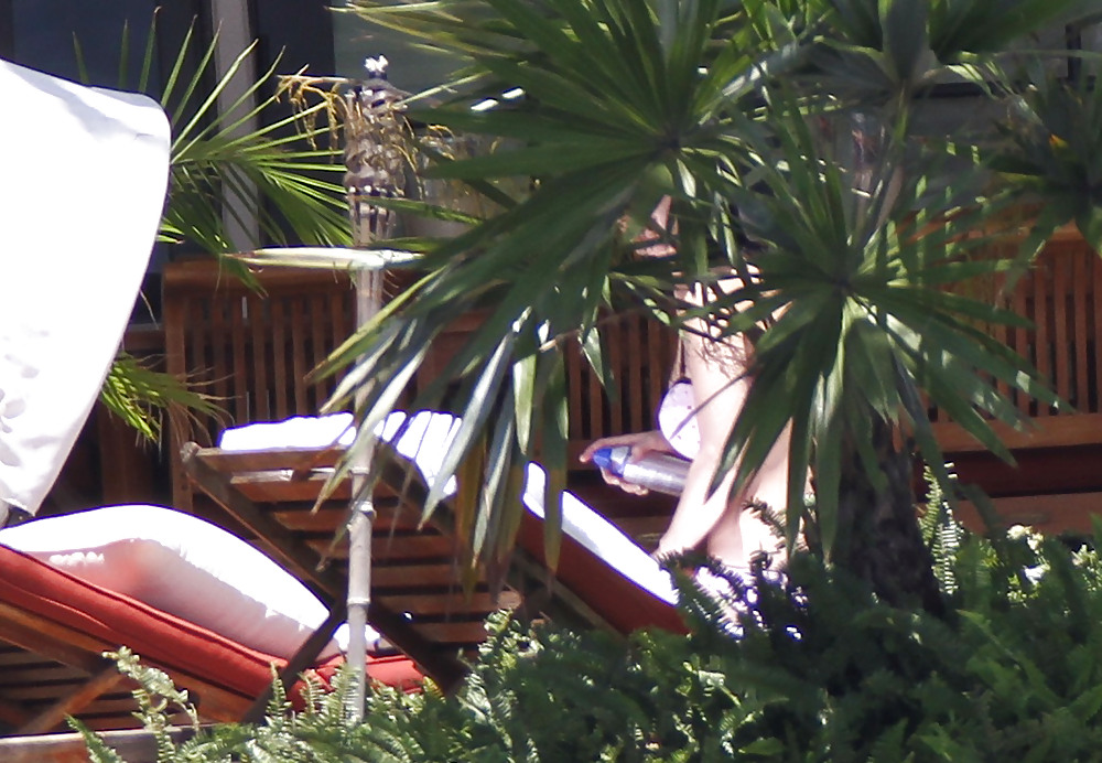 Katy Perry at her Hotel in Miami #4090661