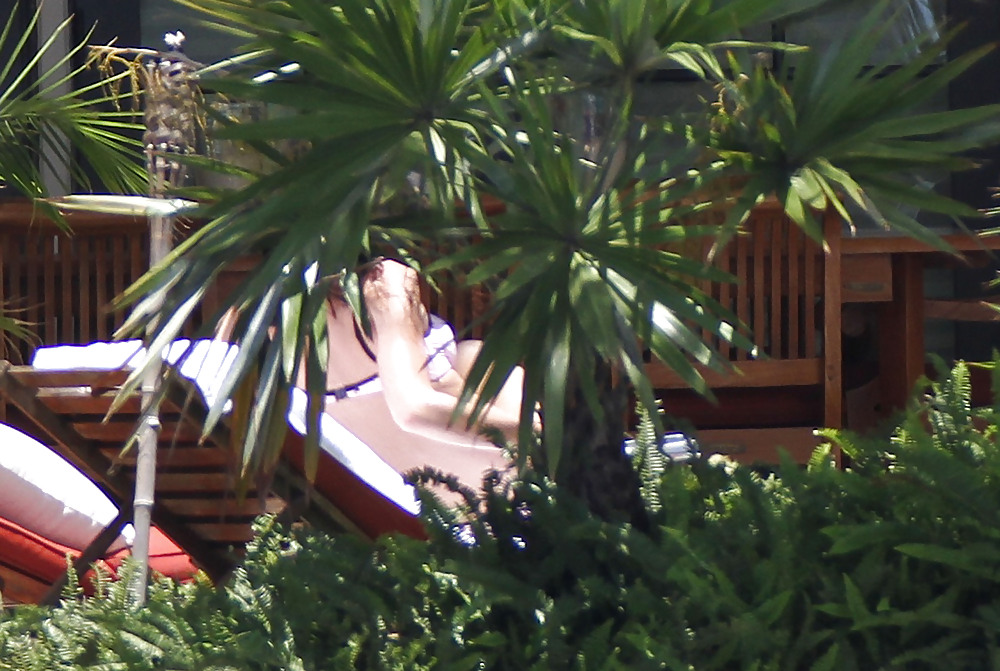 Katy Perry at her Hotel in Miami #4090670
