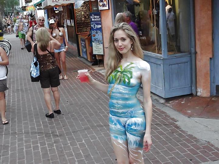 Nude Painted Ladies in Public Fetish Gallery 12 #19099522