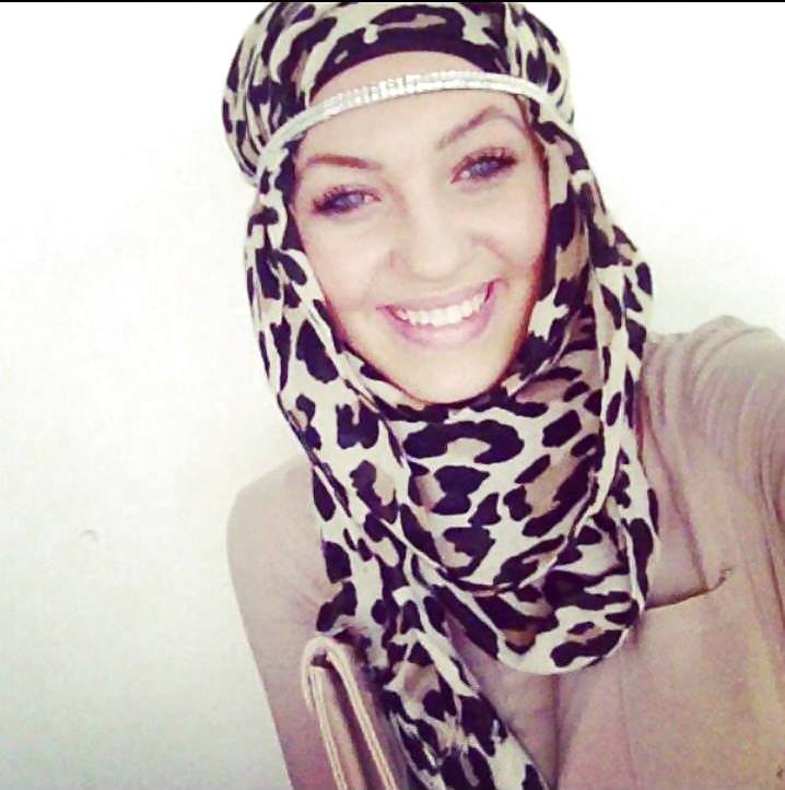 Muslima
 #22864820