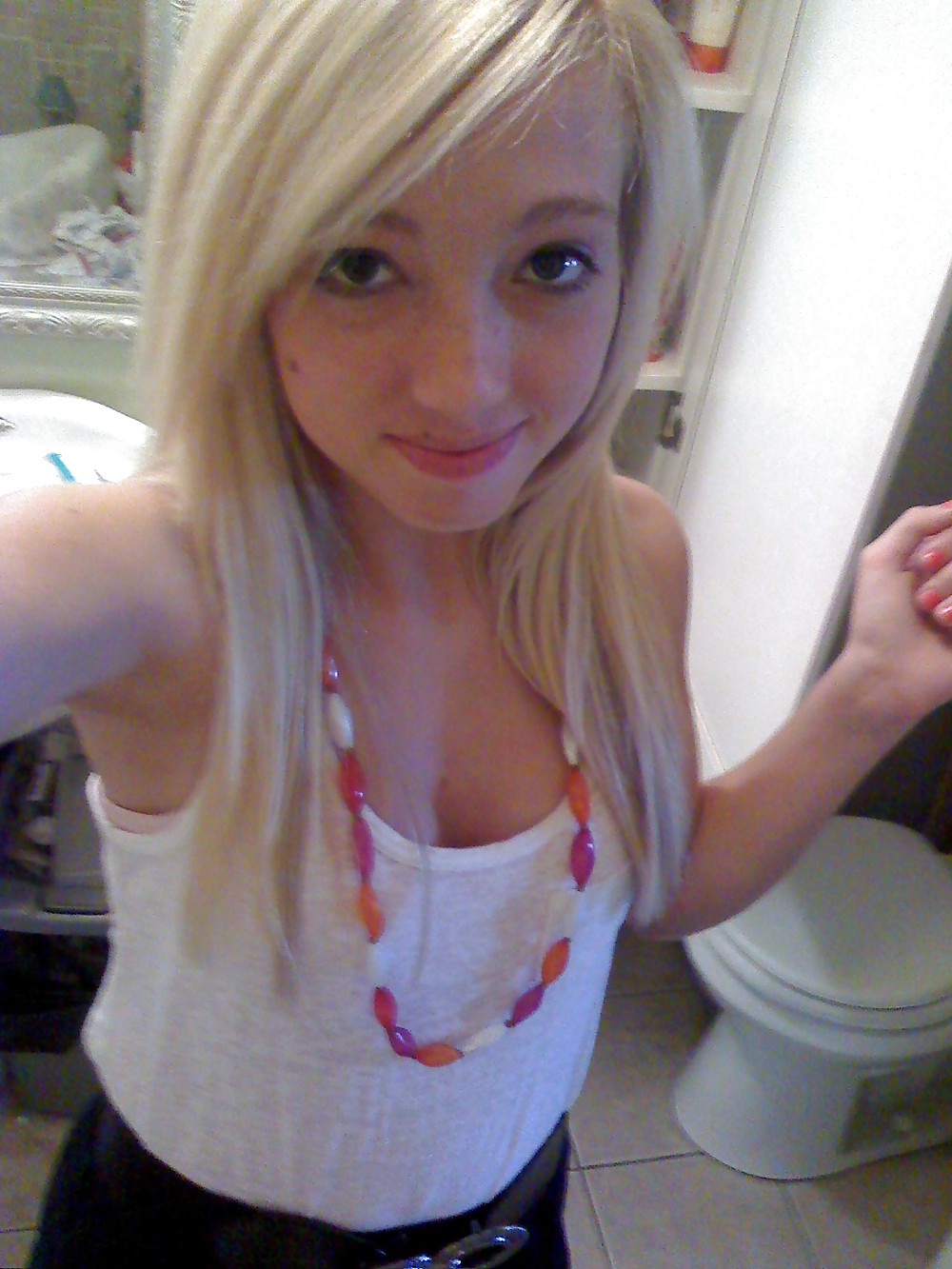 Jóvenes calientes
 #3275792