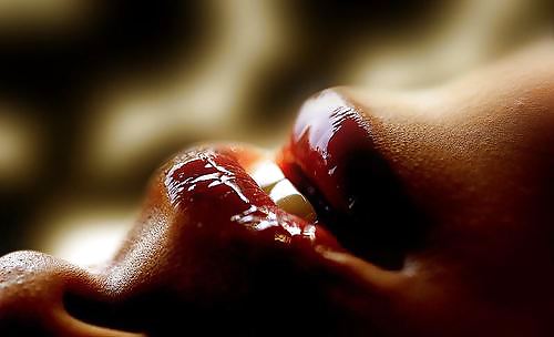 Kiss me...
 #16094140