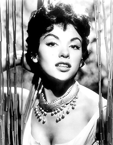 Rita moreno---non nuda
 #8882731