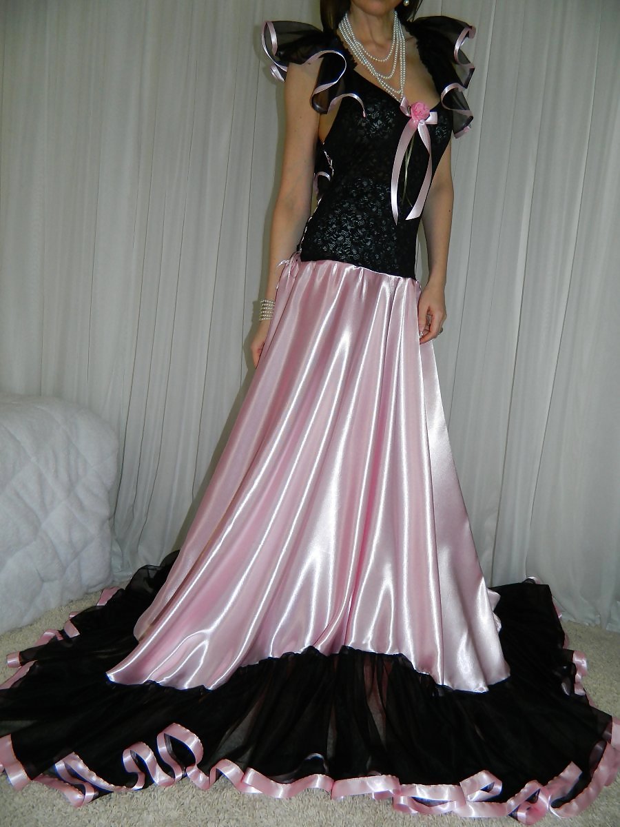 Satin nightgown in pink and black #17192640