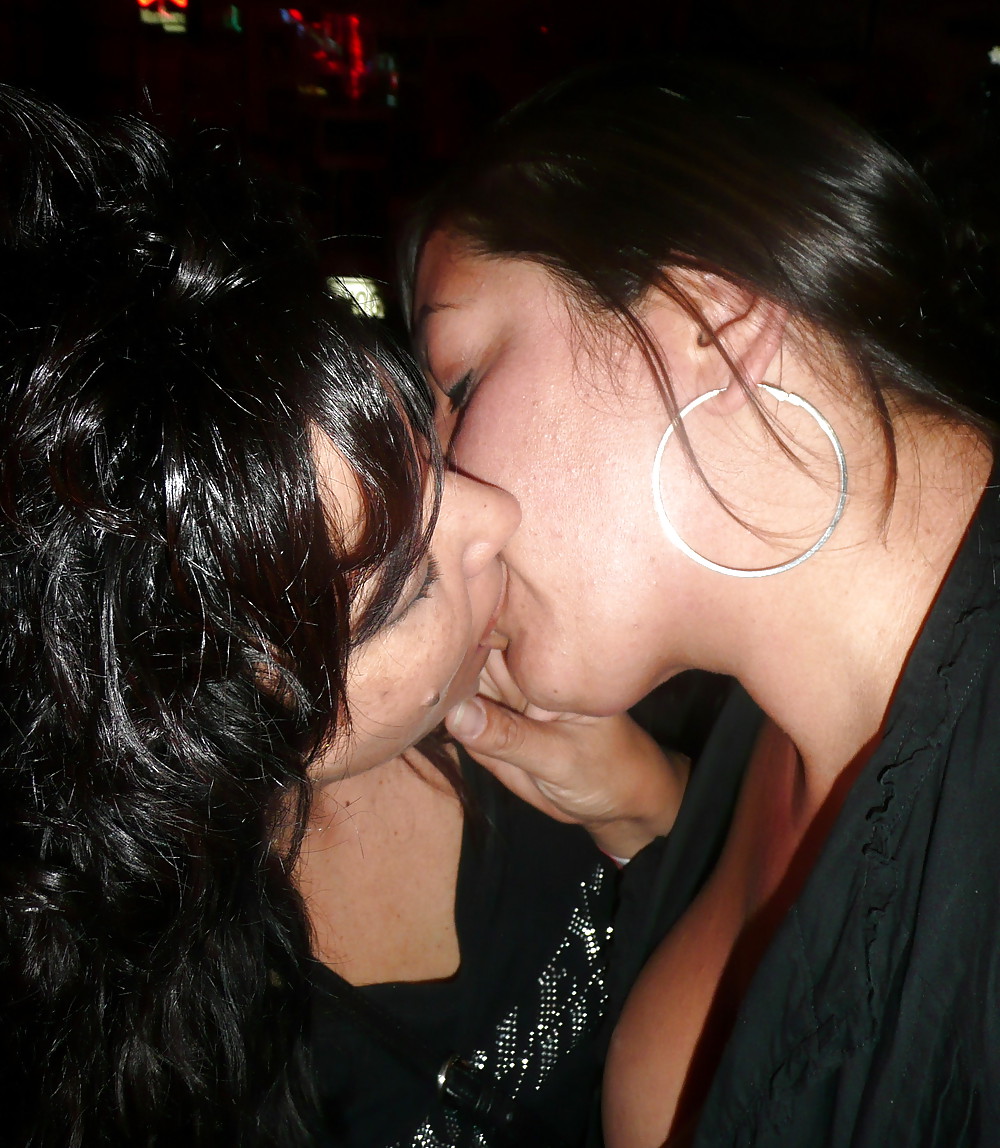 Ragazze che baciano ragazze
 #8253441