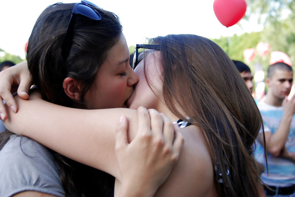 Ragazze che baciano ragazze
 #8253459