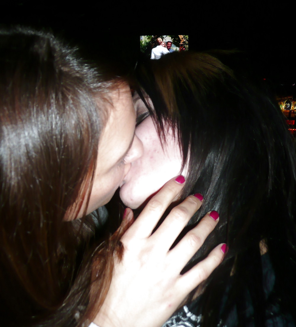 Ragazze che baciano ragazze
 #8253562