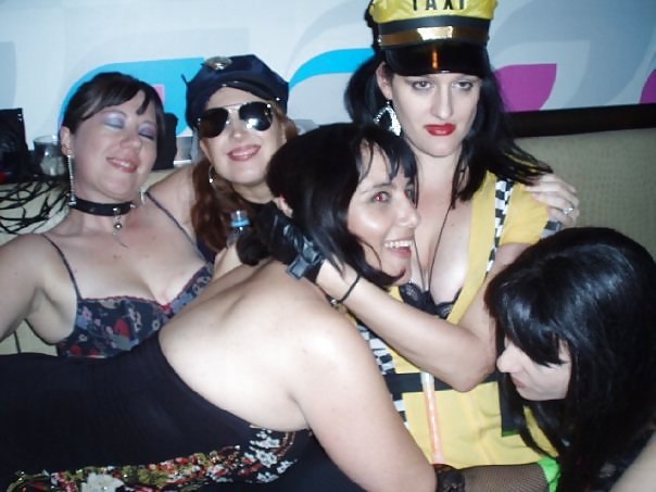 Bride To Be Gets Wild With Friends On Hen Night #7187202