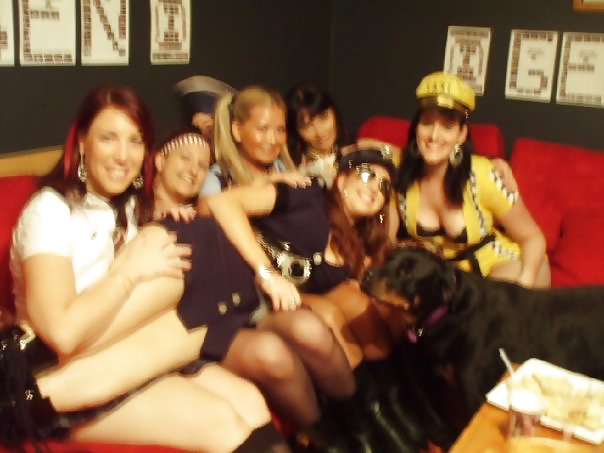 Bride To Be Gets Wild With Friends On Hen Night #7187613