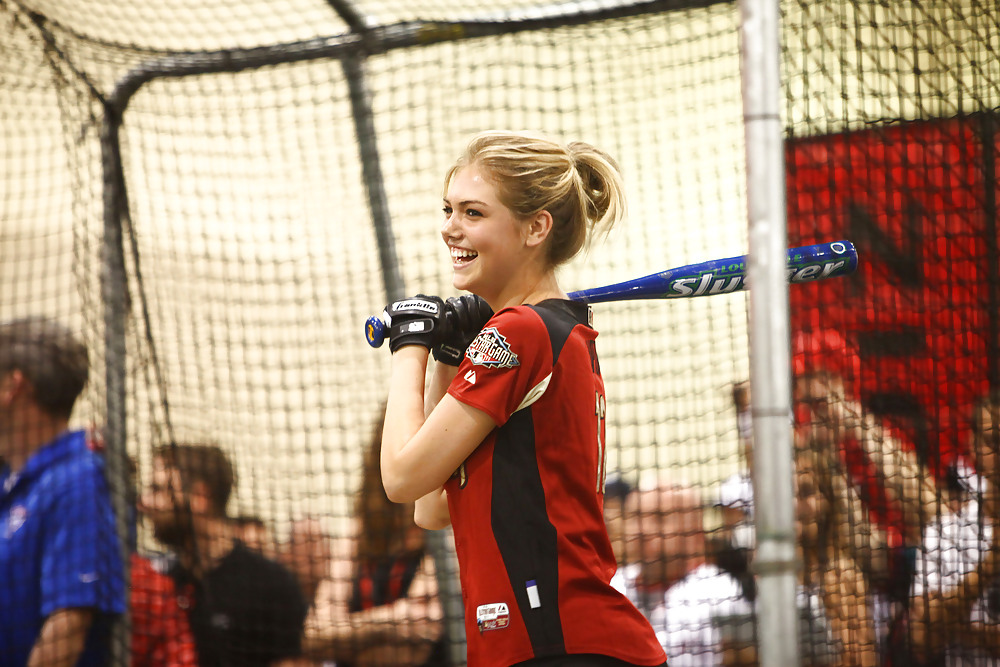 Kate Upton All-Star Celebrity Softball Game in Phoenix #4635833