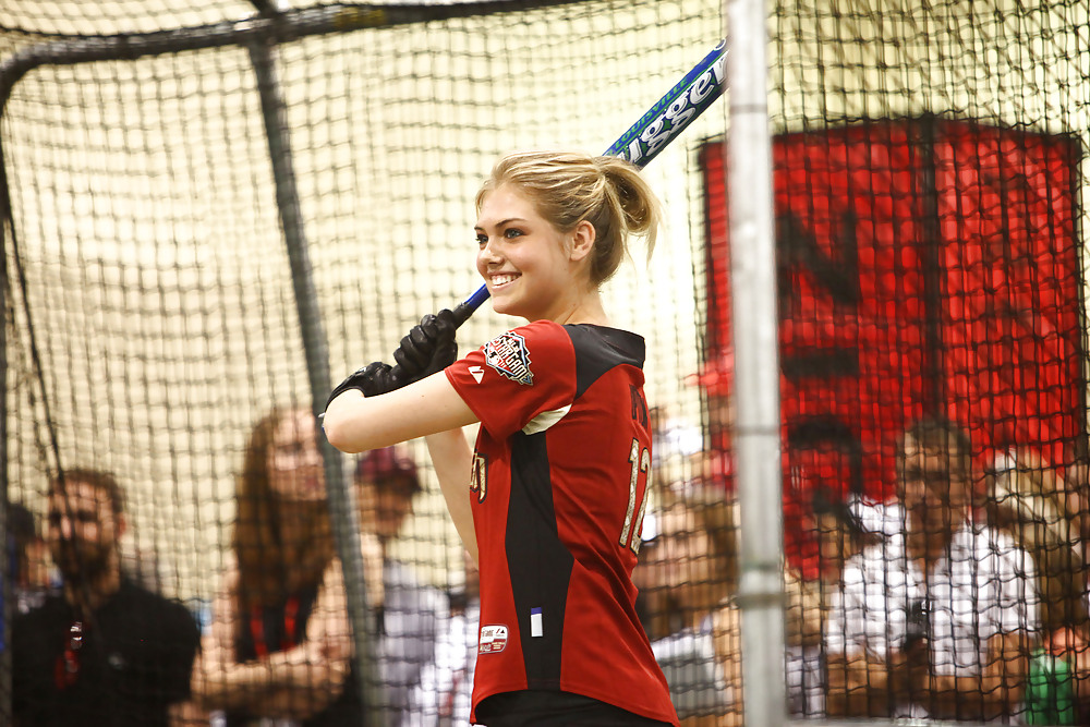 Kate Upton All-Star-Berühmtheit Softball-Spiel In Phoenix #4635922