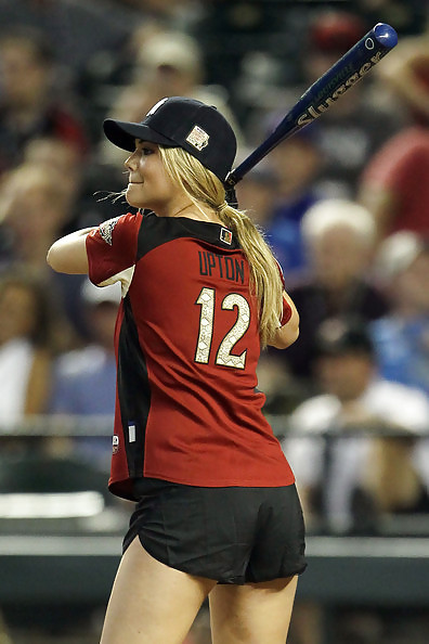 Kate Upton All-Star-Berühmtheit Softball-Spiel In Phoenix #4636029