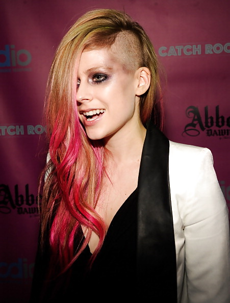 Avril Lavigne - Cul Sexy - Seins Sexy #12924658