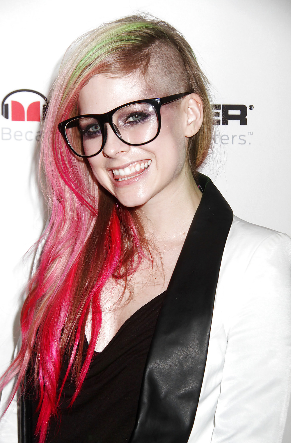 Avril Lavigne - Cul Sexy - Seins Sexy #12924744