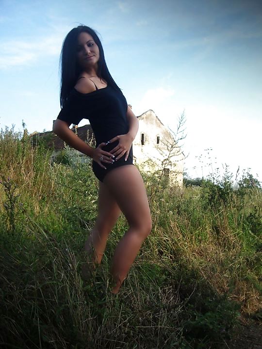 Romanian girl: Larissa #21759619