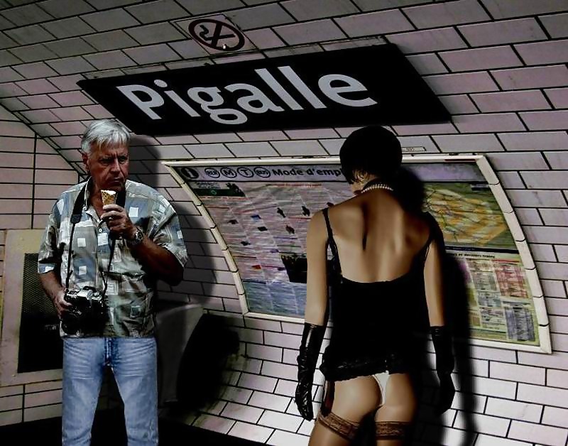 Puppe Place Pigalle #1165242