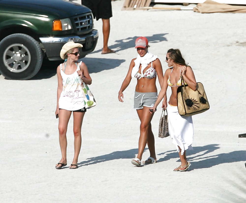 Gemma Atkinson Again in Bikini at a Beach in Miami #2302400