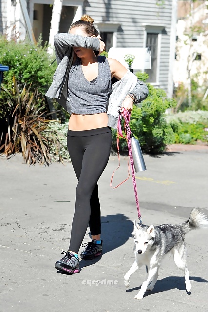 Miley Cyrus abdominal  #9957938