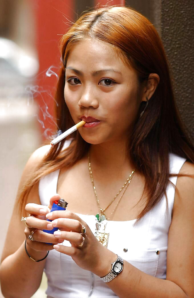 Rauchen 005 - Thai-Dame Candids (vielleicht) #9435584