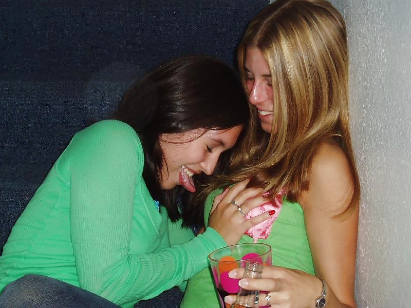 Lesbo Party Girls 1 #4413315