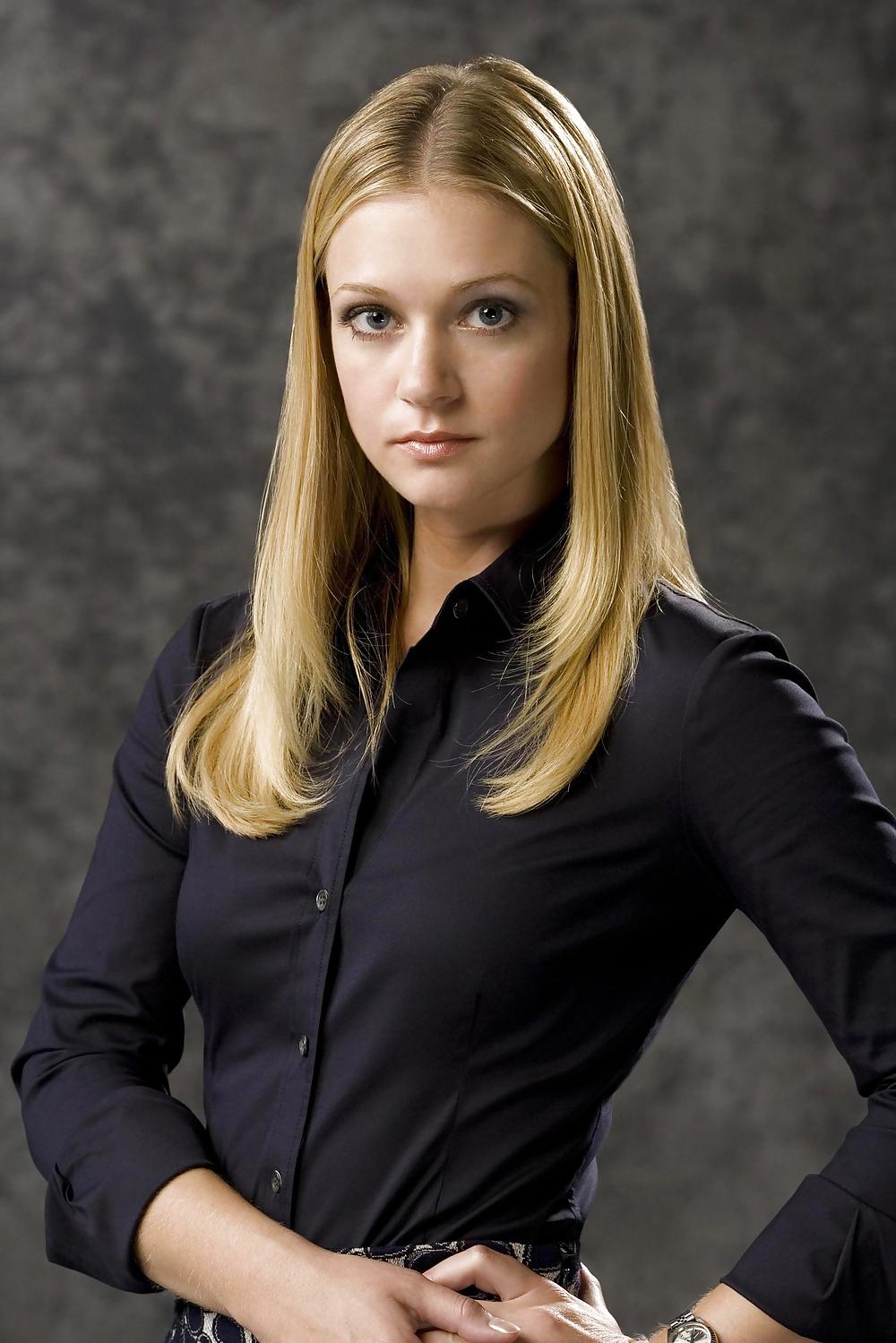 Aj Cook
 #2551800