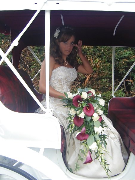 ロクサーヌの結婚式の写真を載せてくれとの声が多かったので、楽しみにしています。
 #11541331
