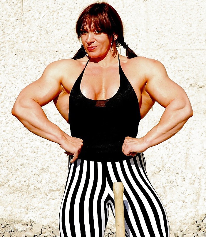 Sexy Female Muscle - jana linke sippl #7643884