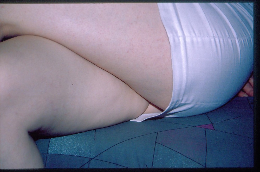 Gs - 白いタイトスカートの若いヤリマン巨乳女 2
 #15192584
