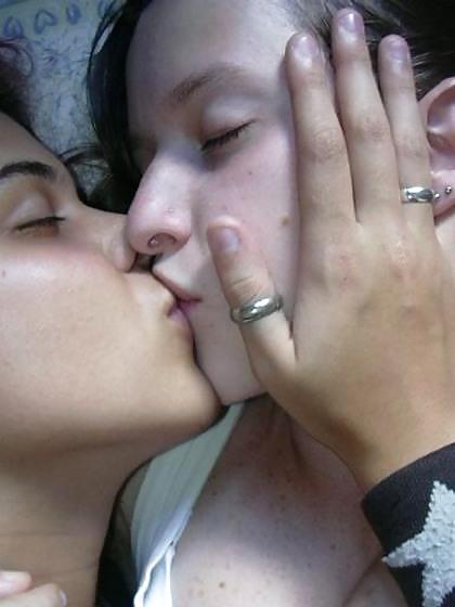 Girlfriends in love #3773402