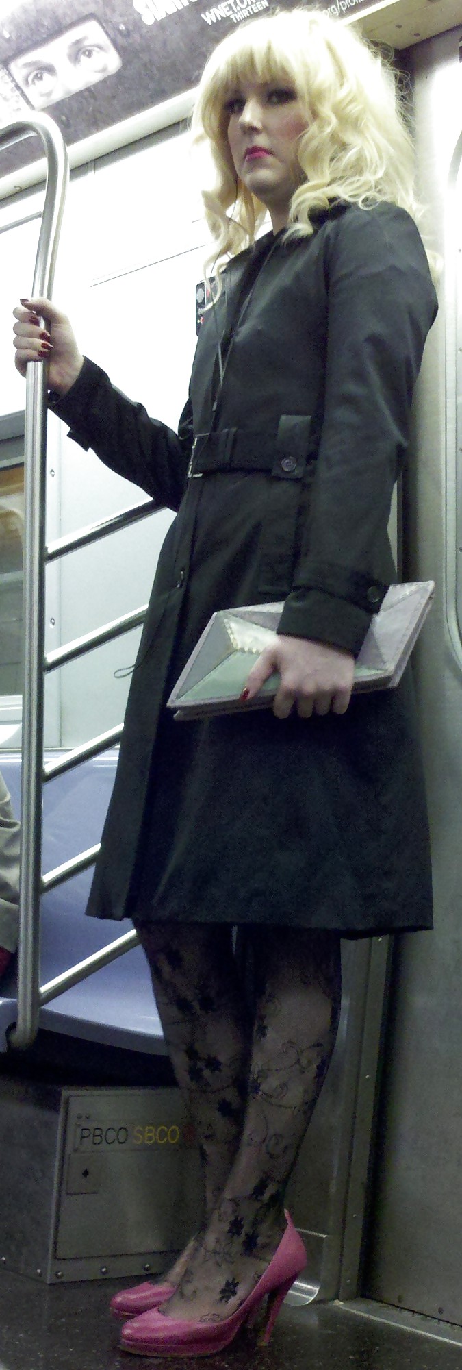 ニューヨークの地下鉄の女の子 107 dude looks like a lady
 #6603898