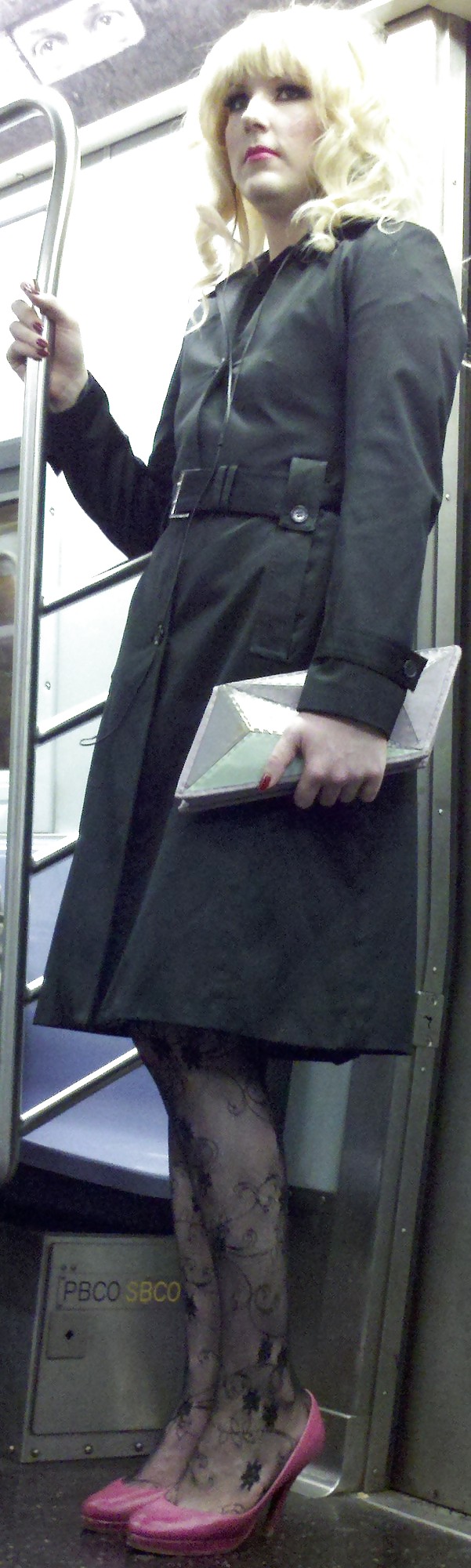 ニューヨークの地下鉄の女の子 107 dude looks like a lady
 #6603924